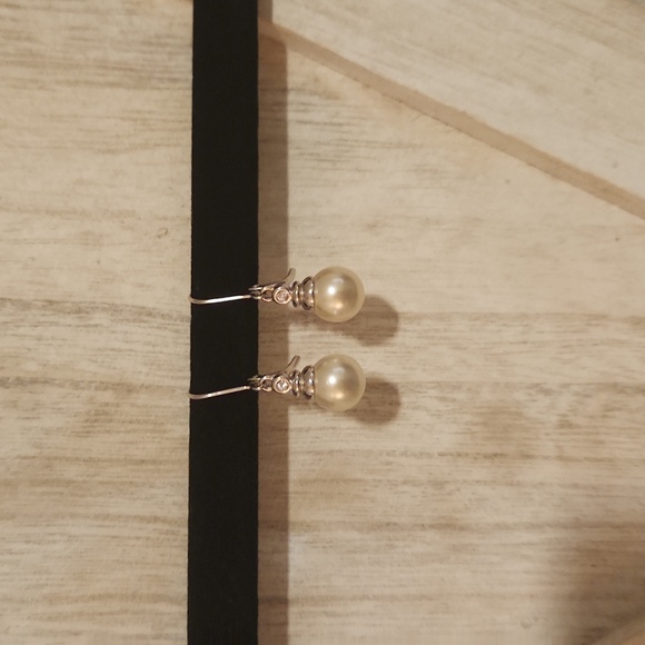 Pearl Teardrop Earrings-Silver - Picture 1 of 2